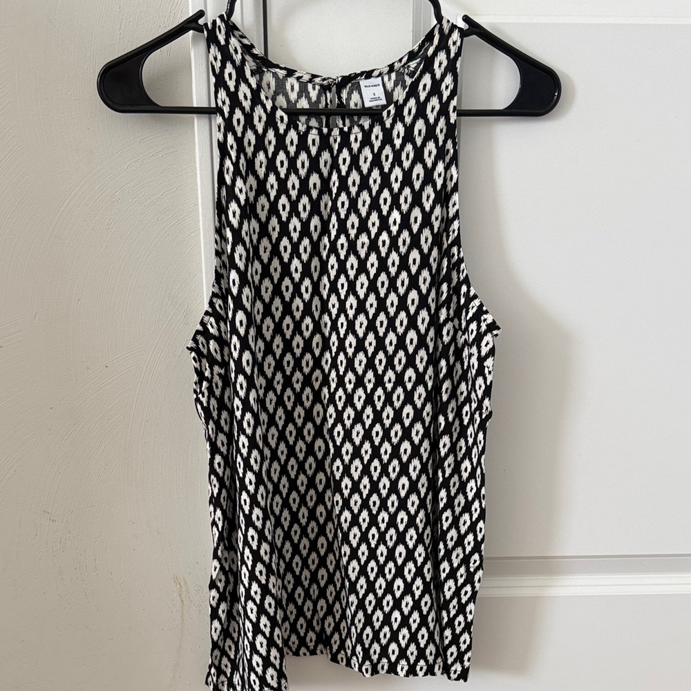 Old Navy Black and White Geometric Tank Top